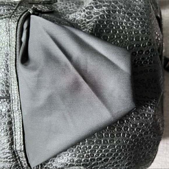 Black Vintage NAS Handbag - Picture 4 of 6